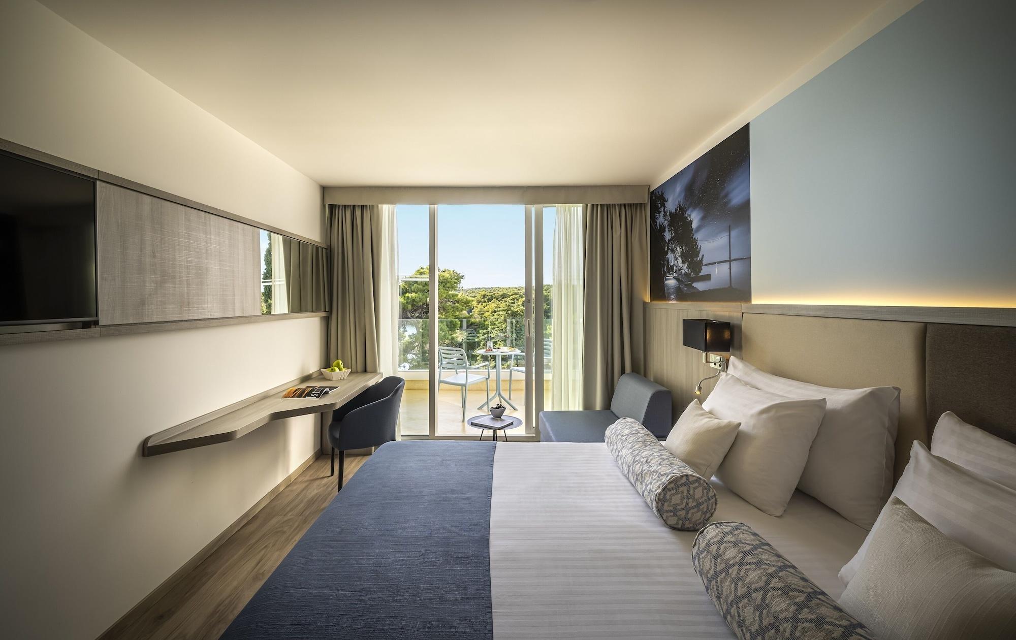 Valamar Carolina Hotel & Villas Kampor Exterior photo