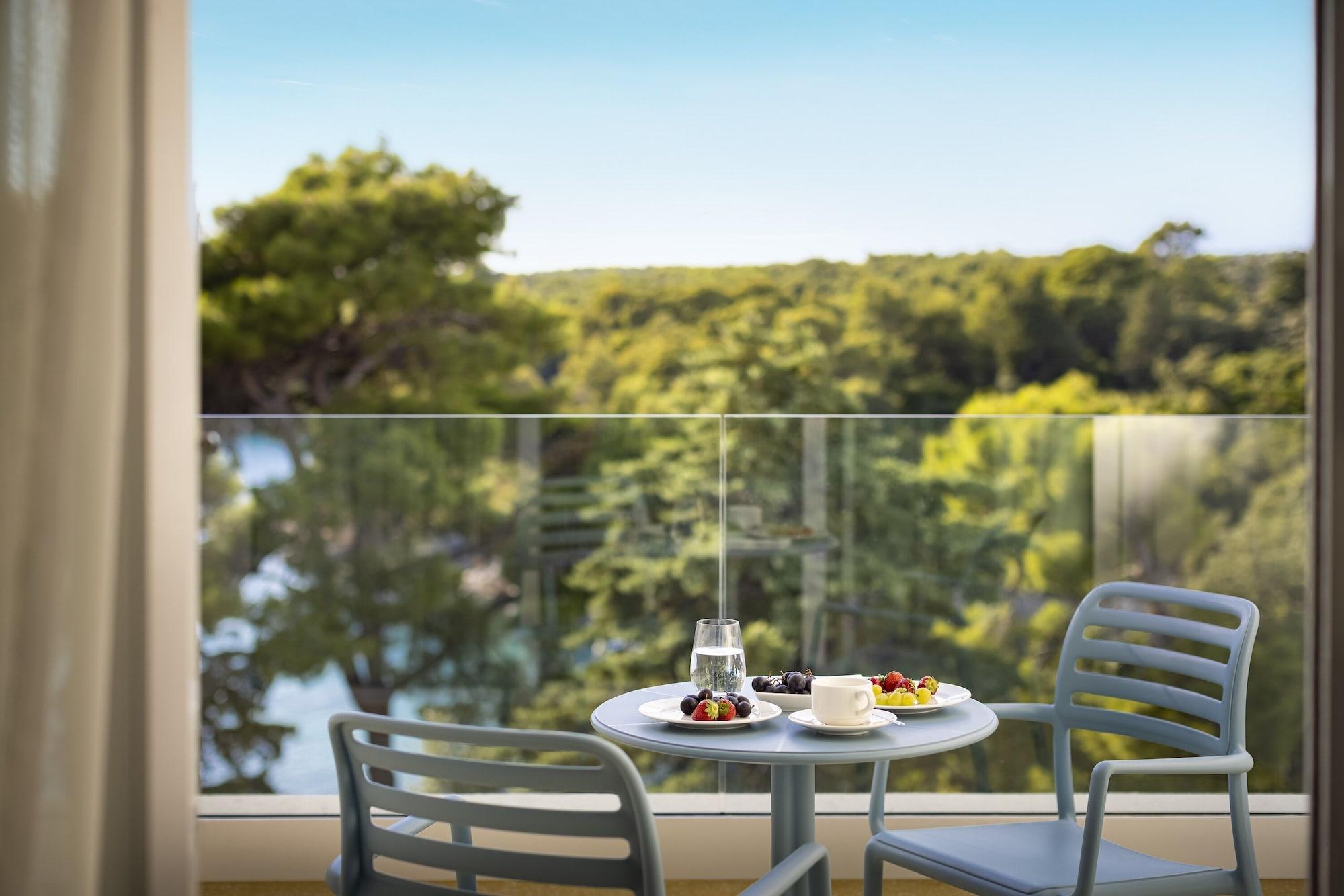 Valamar Carolina Hotel & Villas Kampor Exterior photo