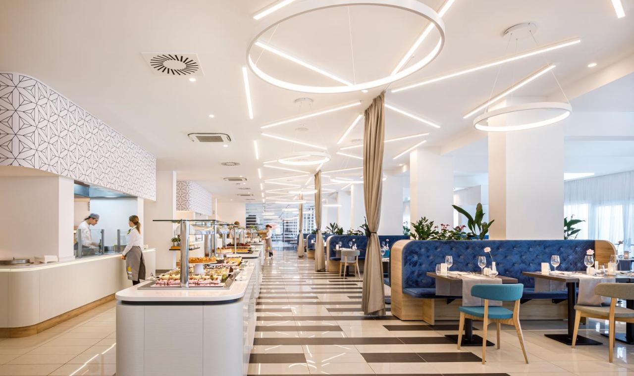 Valamar Carolina Hotel & Villas Kampor Exterior photo